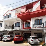 RedDoorz @ Jalan Maengket Manado